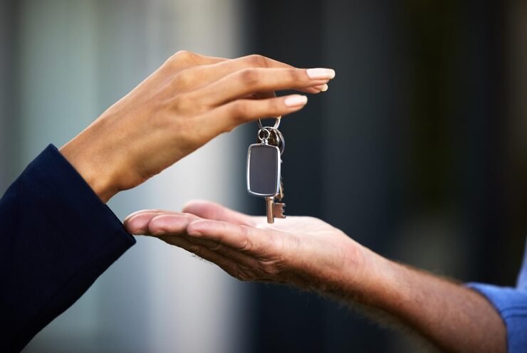 Remise des clés Butlerflyy, conciergerie Airbnb Angers